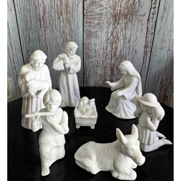 Vintage 1986 Enesco A Christmas Tradition White Bisque Nativity Set 7 Piece 4.5" - Picture 1 of 10